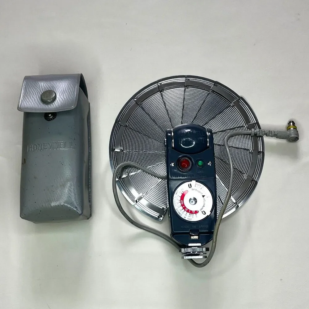 Vintage Honeywell Tilt-A-Mite Camera Flash Unit w/ Original Case Untested Japan